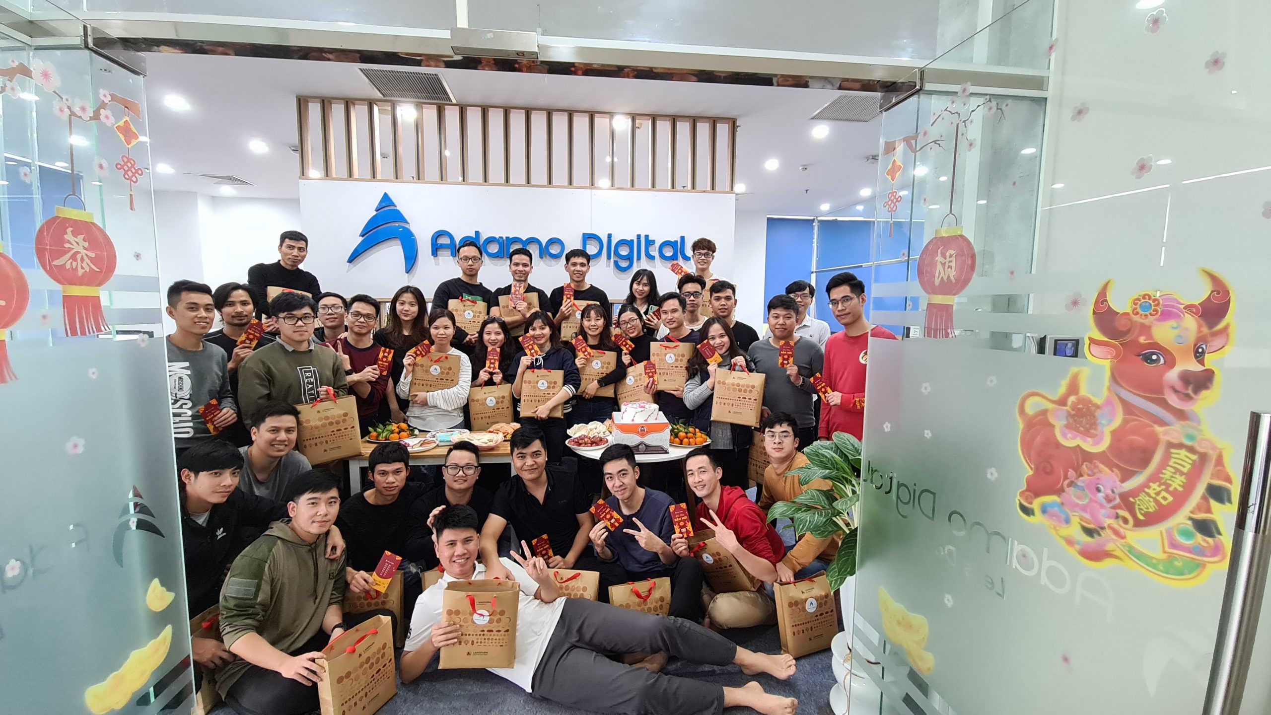 Bật nắp khai xuân, đón chào năm mới