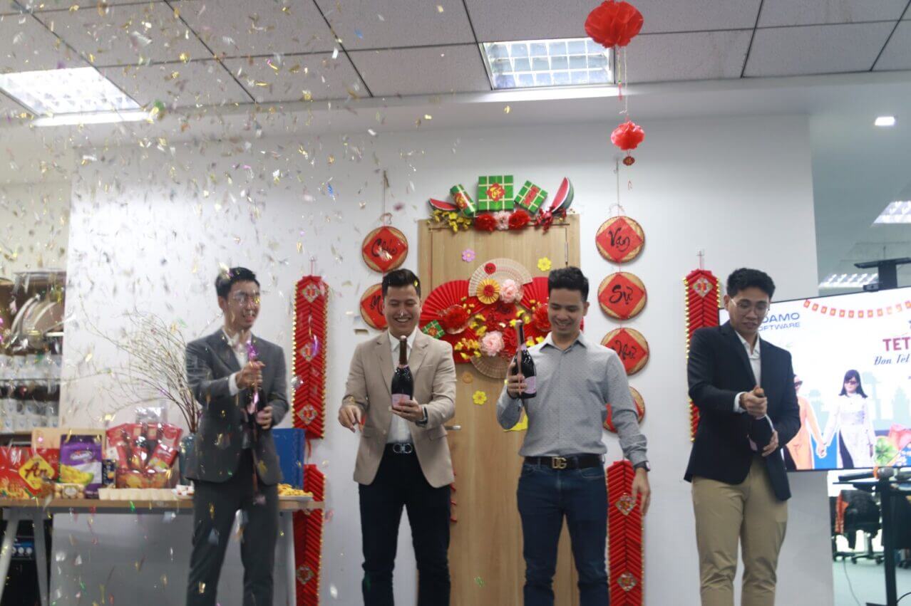 Tết tân thời – Lì xì năm mới, niềm vui phơi phới