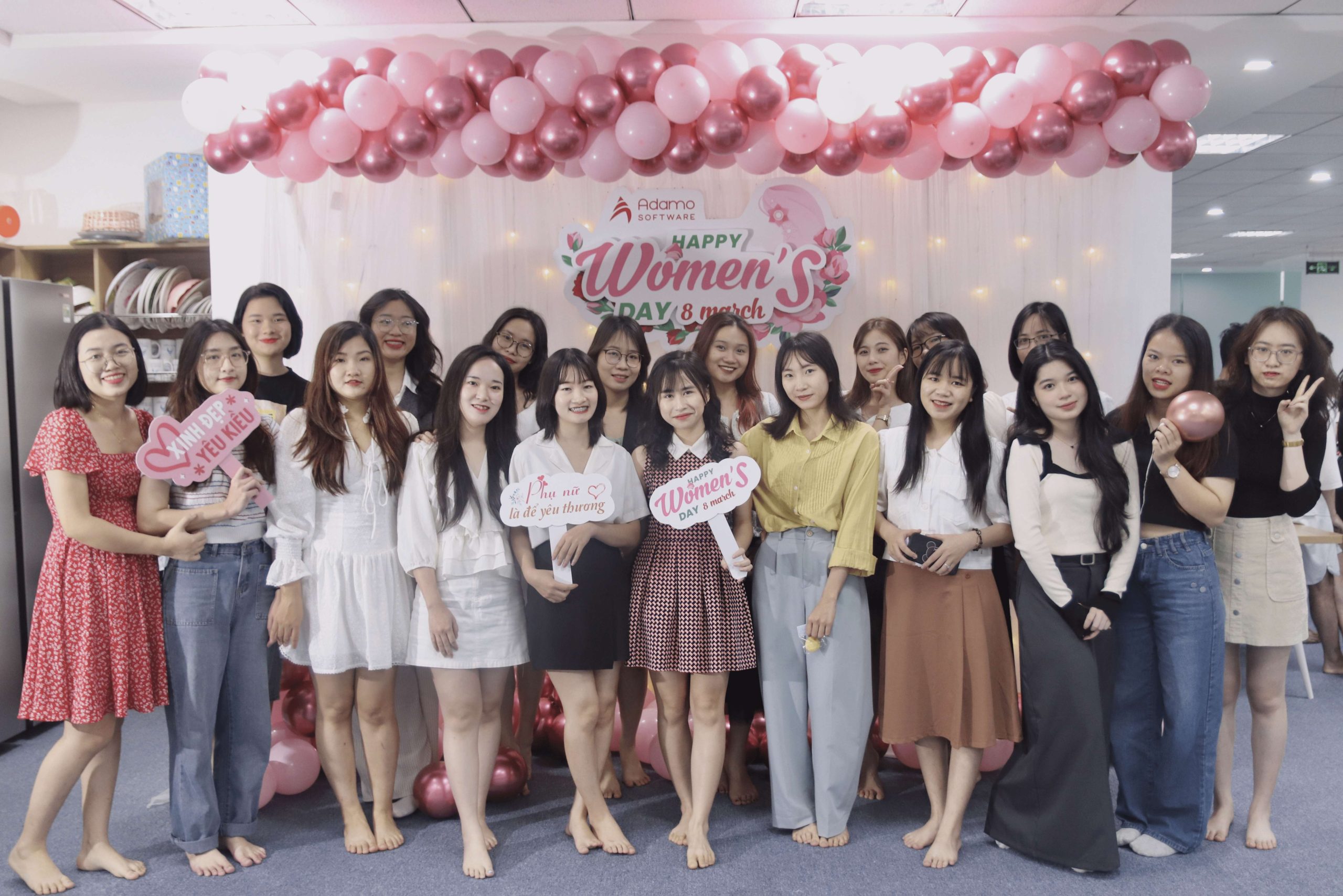 08/03: Let’s shine your way! – Là phụ nữ, hãy luôn tự tin tỏa sáng theo cách riêng của mình!